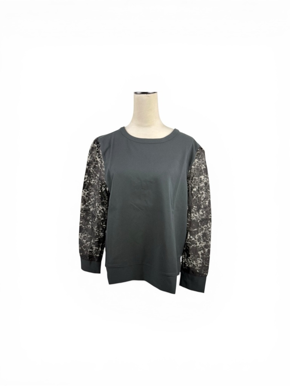 By Stacy London Pullover top with lace Sleeve Detail size medium